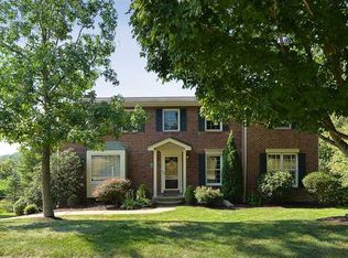 703 W Parliament Dr, Coraopolis, PA 15108