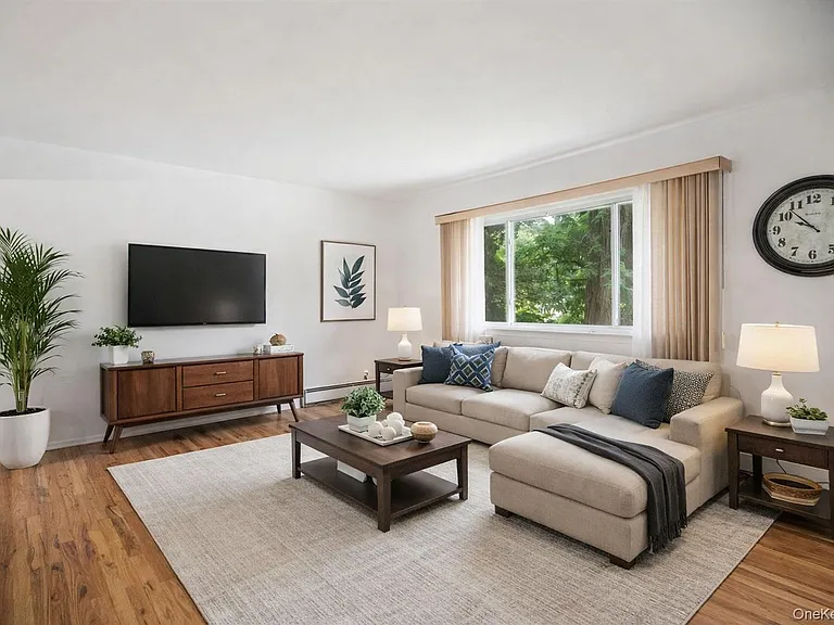 39 Wolfhollow Rd — Photo 3