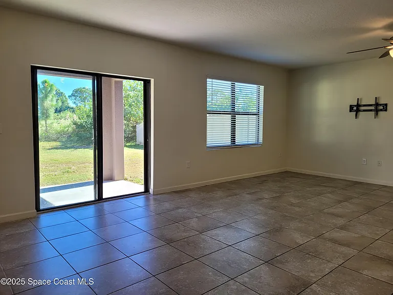 760 Acadia Ct SE — Photo 11