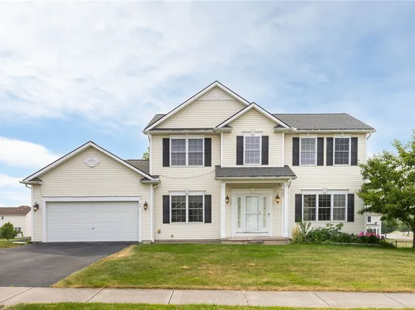 76 Doncaster Trl, West Henrietta, NY 14586