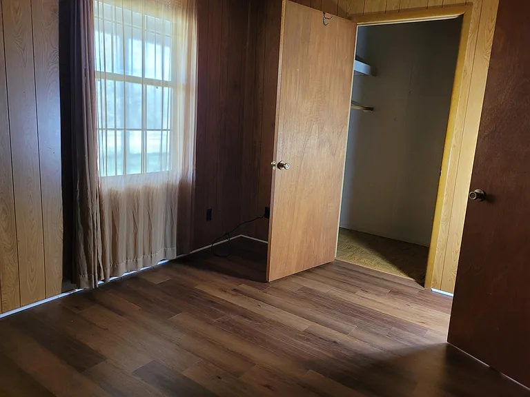 6092 FM 180 — Photo 13