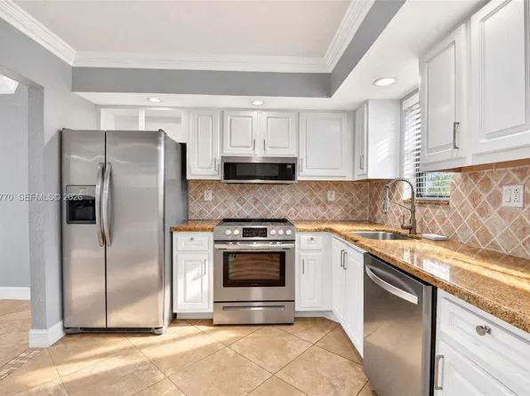 9440 SW 8th St APT 309, Boca Raton, FL 33428