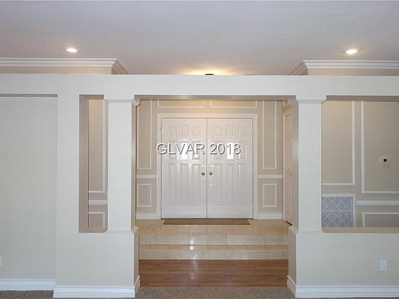 3rd image of 1585 Bermuda Dunes Dr