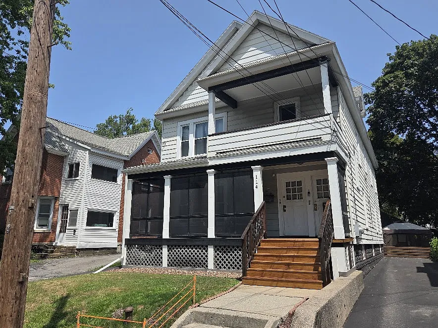 114 Peck Ave #2