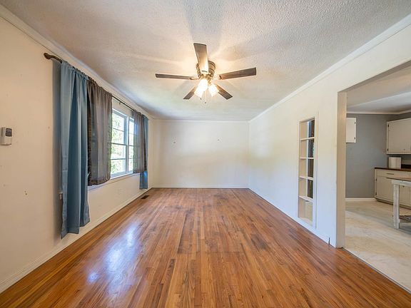 3rd image of 880 Tate Ave