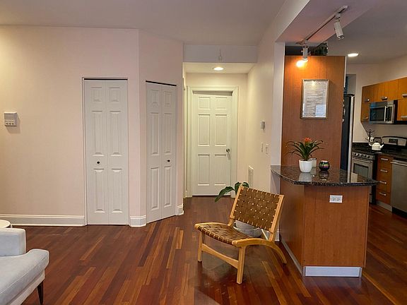 3rd image of 1362 W Estes Ave