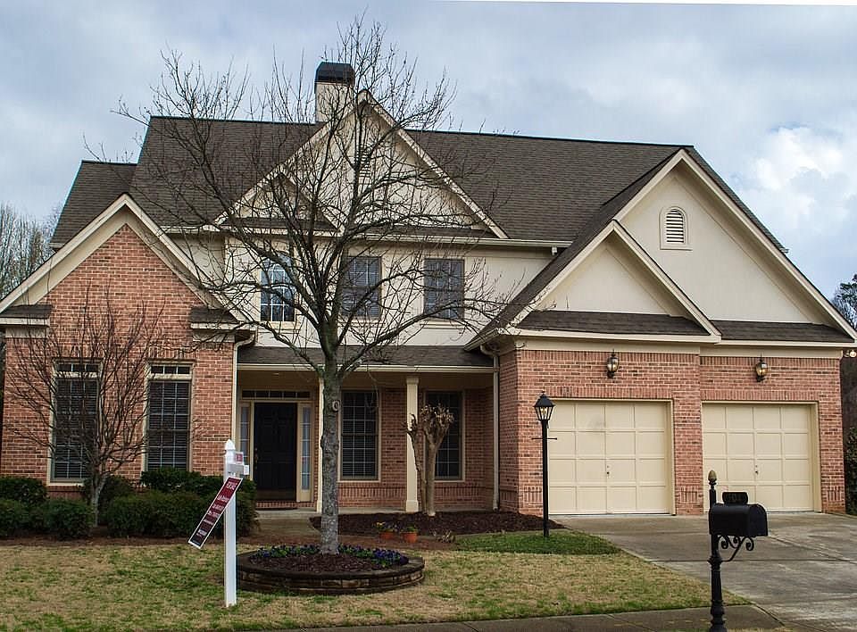 1st image of 304 Tiger Lily Ct NE