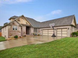 3220 W High Point St, Springfield, MO 65810