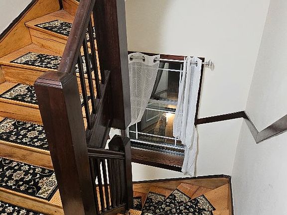 2nd image of 6414 N Albany Ave APT 1W