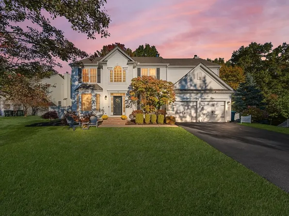148 Palomino Dr, North Andover, MA 01845