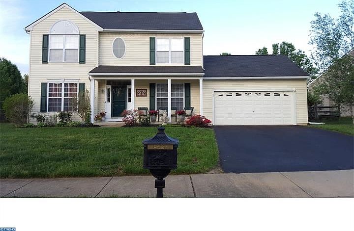 1st image of 147 Lakeside Dr