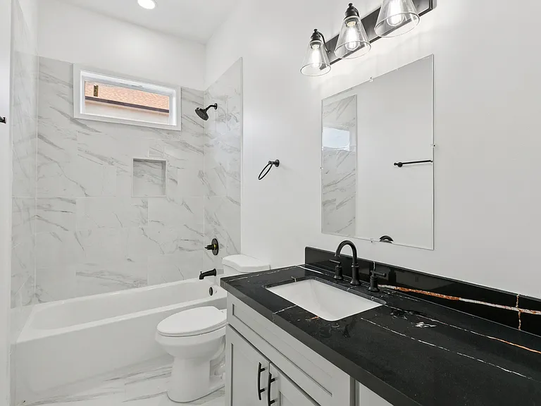 2700 S Johnson St — Photo 1