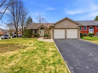 1 Daffodil Ct, Brantford, ON N3R 7T1