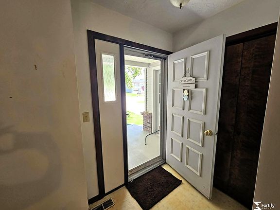 3rd image of 646 N 8th St