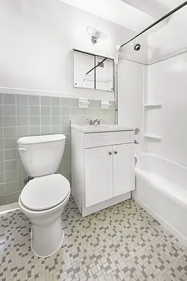 Sold by Erin Brennan, LREB | media 5