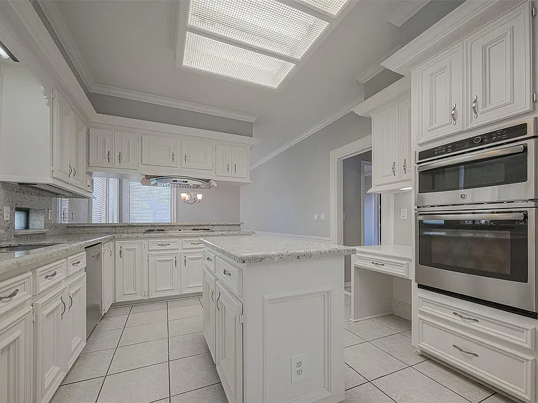 15714 Sylvan Lake Dr — Photo 18