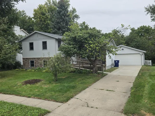5109 Emerson Dr, Ames, IA 50014