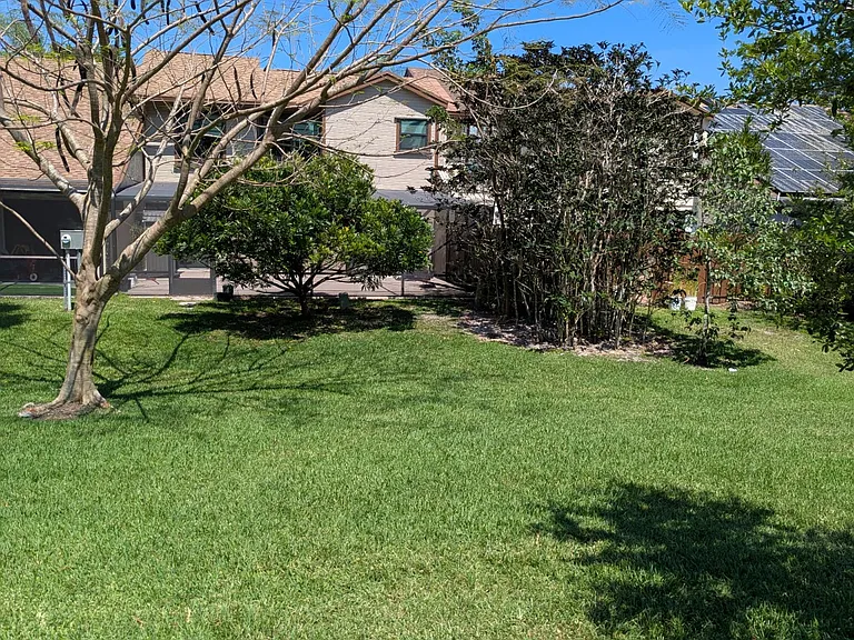 22425 Thousand Pines Ln — Photo 2