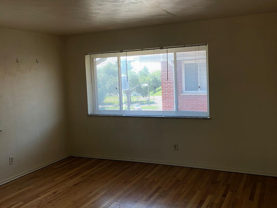2nd image of 3532 Morganford Rd APT C