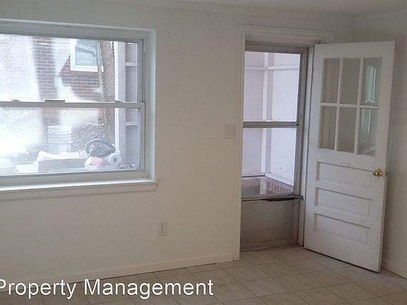 5th image of 1017 Montgomery St APT C