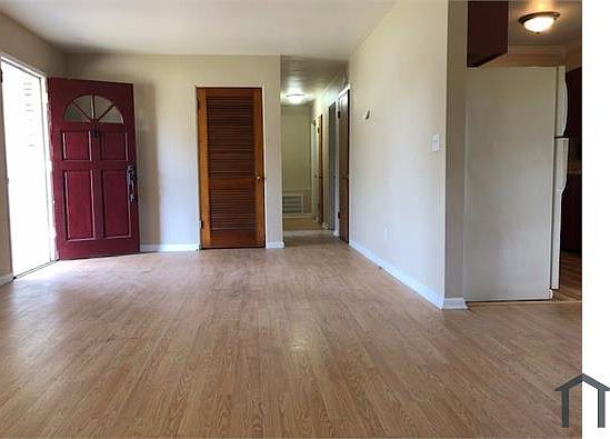 2nd image of 501 S Elsasser St
