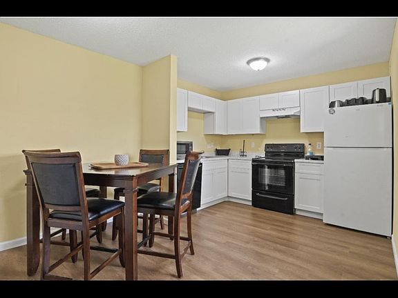3rd image of 1839 Fox Run Dr #1-2-4