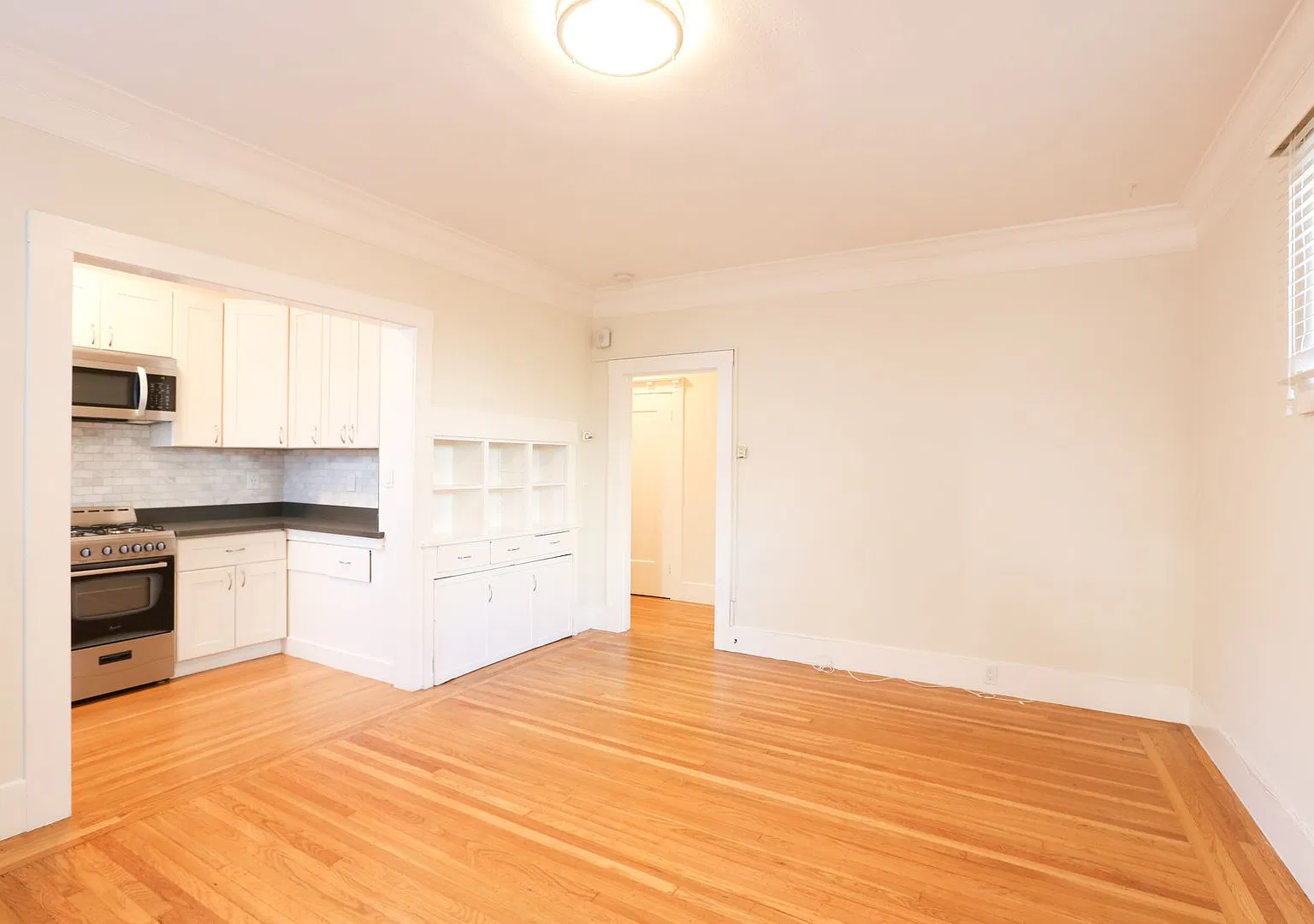 Open House: Saturday (10/10) 3:10pm-3:30pm Remodeled Studio In Great Location, Shared Laundry, Ca... — Photo 2