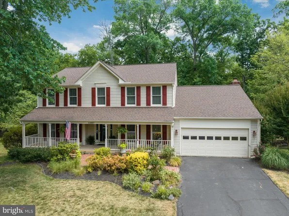 13997 Hollow Trunk Ct, Gainesville, VA 20155
