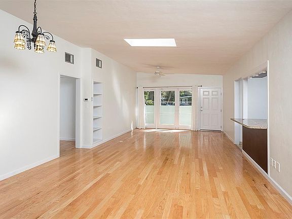 3rd image of 2115 Sycamore Dr