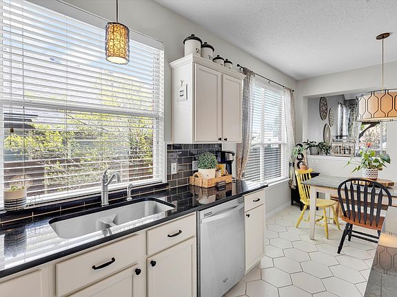 4th image of 6004 Crestmill Ln