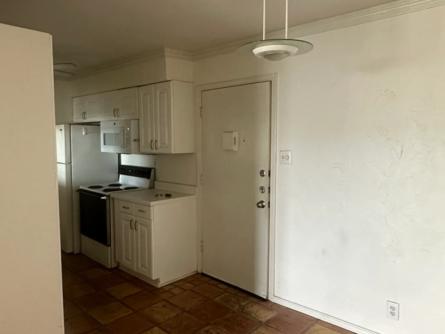 910 Duncan Ln — Photo 3