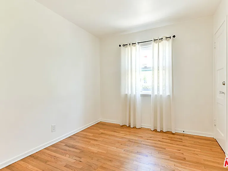 2468 Glencoe Ave — Photo 10
