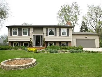 629 Wilson Dr photo 1