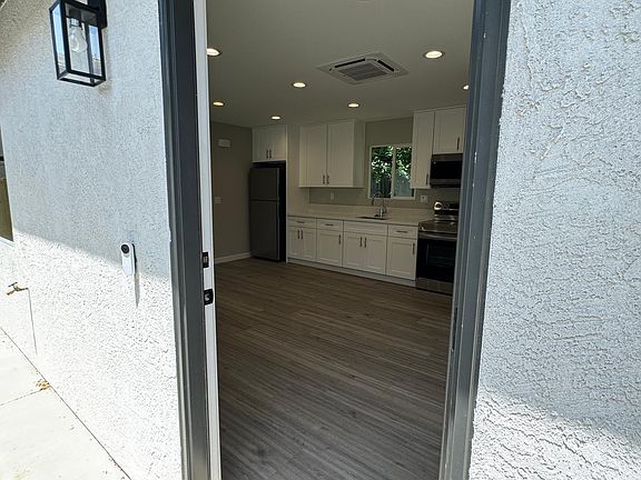 2nd image of 715 B St #125