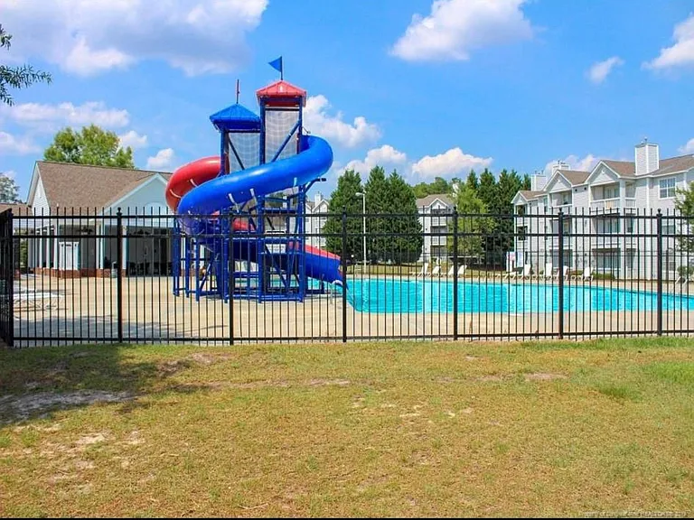 275 Waterdown Dr #11 — Photo 3