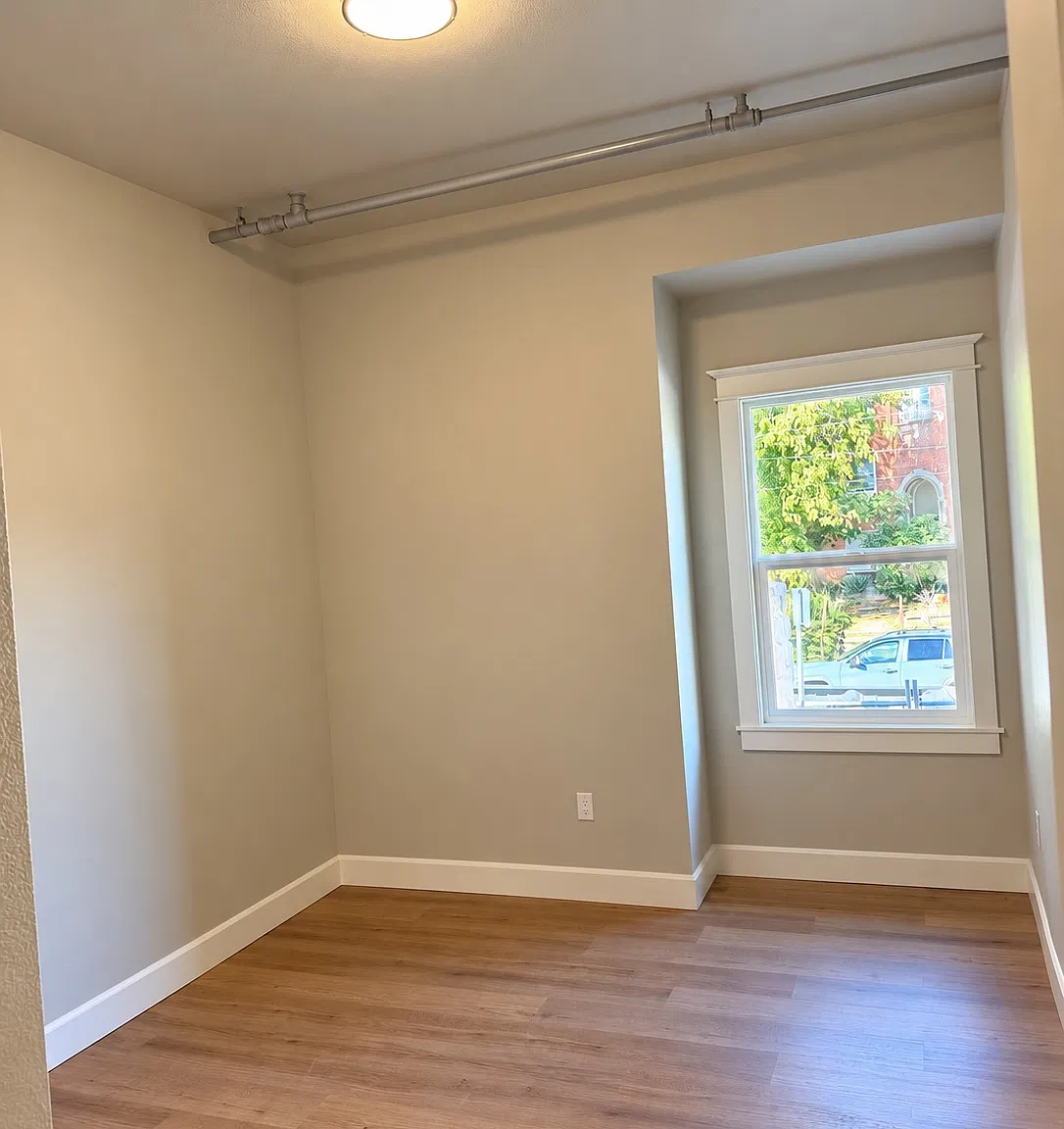 1544 NE 24th Ave — Photo 4