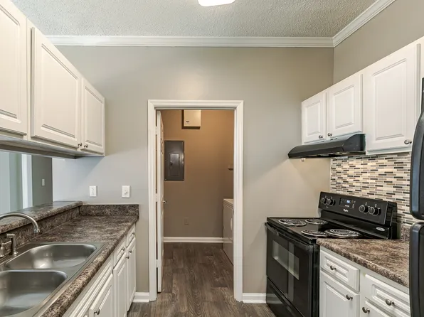 Austin Chase Apartments