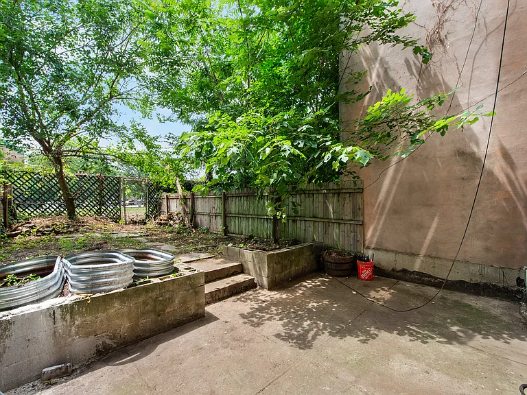 64 Bainbridge St #1 — Photo 11