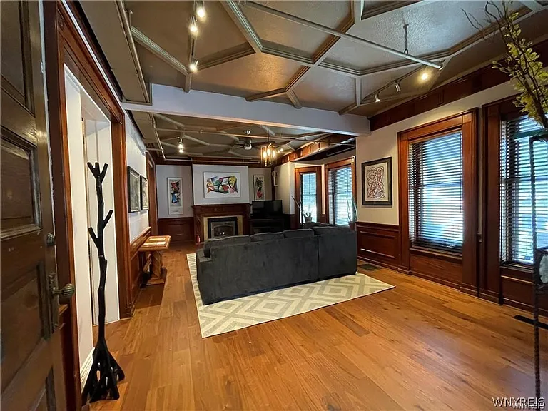 1115 Delaware Ave #1 — Photo 3