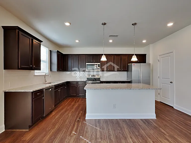 157 Larragan Dr — Photo 4