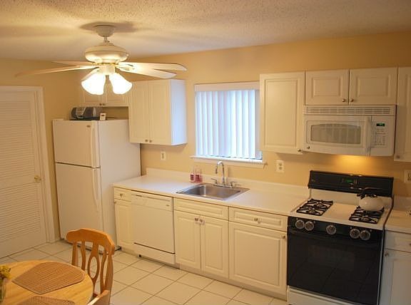 2nd image of 36 White Oak Ct