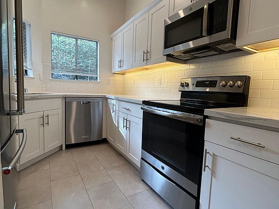 2nd image of 2 Elm St APT 200