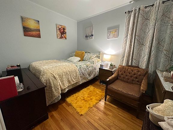 4th image of 54 Waterloo St