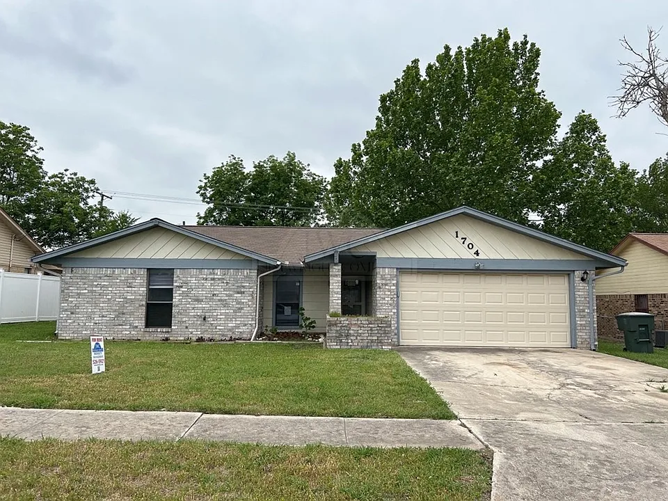 1704 Big Bend Dr