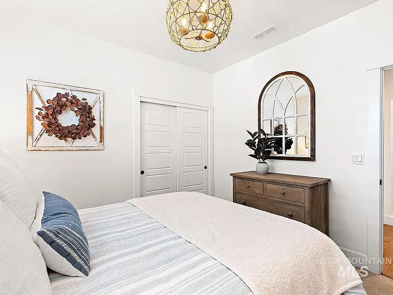 11843 W Castile Dr — Photo 6