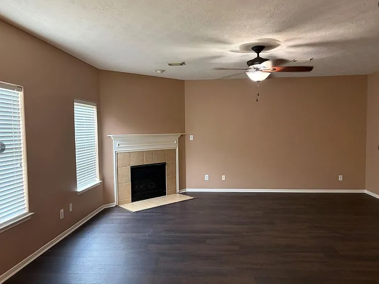410 Sunwood Glenn Ln — Photo 5