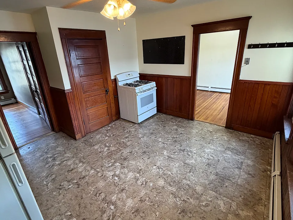 76 Phebe St #3