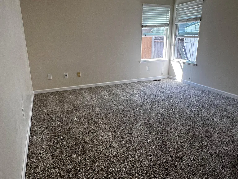 12810 NE 101st Pl — Photo 19
