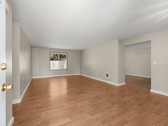 4th image of 16716 NE 20th St