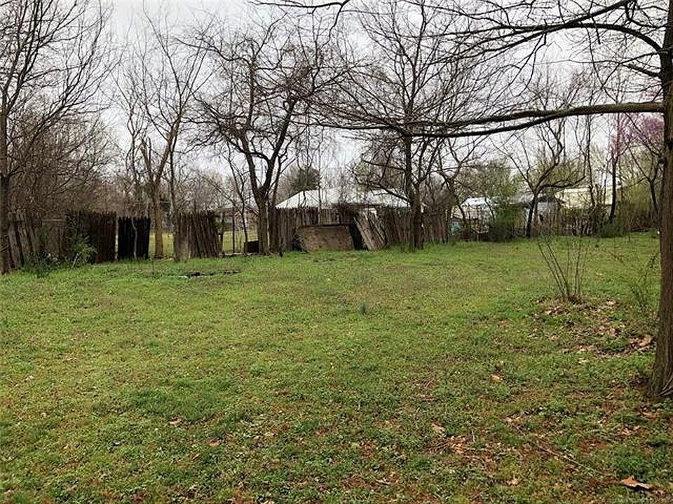 2nd image of 6327 N Rockford Ave